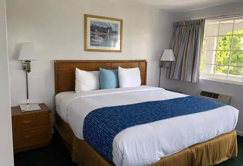 キングサイズベッドのスタンダードルーム, Travelodge By Wyndham Cape Cod Area