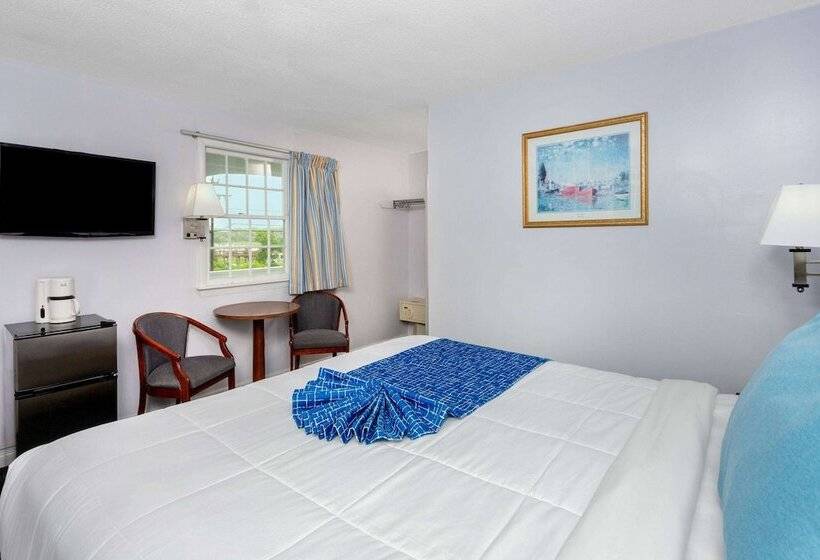 Люкс, Travelodge By Wyndham Cape Cod Area