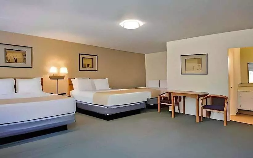 اتاق استاندارد با 2 تخت دوبل, Econo Lodge