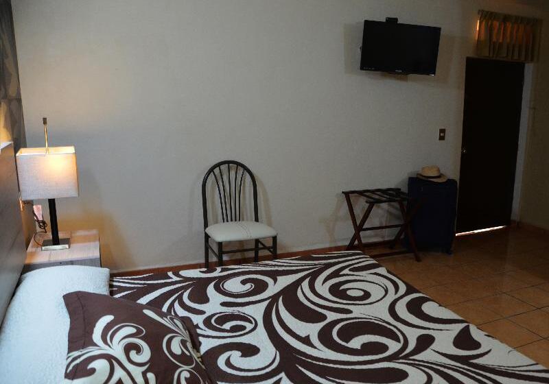 غرفة قياسية سرير كينج, Thunderbird Motel Hillsboro