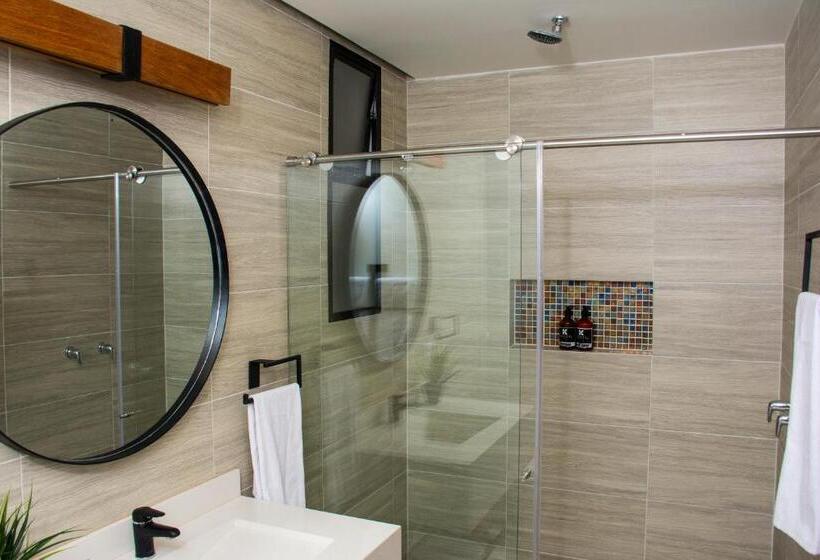 디럭스 룸, Kapital Suites