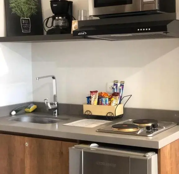 اتاق استاندارد سه نفره, Kapital Suites