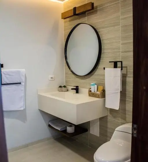 اتاق استاندارد سه نفره, Kapital Suites