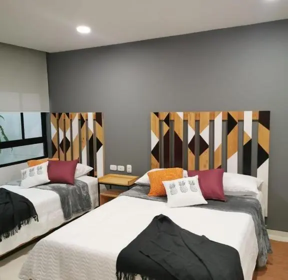 اتاق استاندارد سه نفره, Kapital Suites