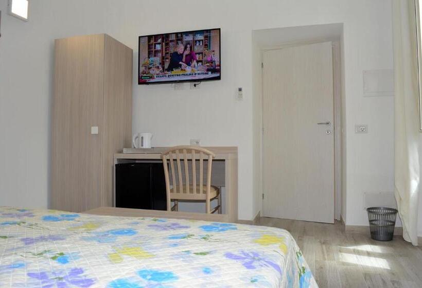 デラックスルーム, Mio & Tuyo