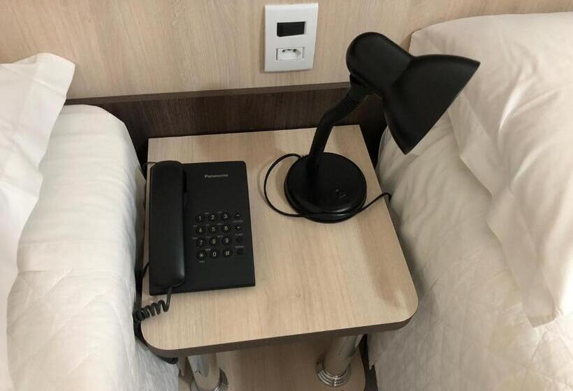 デラックスの４人部屋, Palace Hotel Guaíra