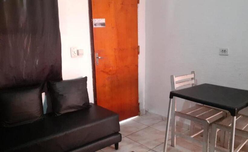 スタンダードスタジオ, Villa Garden   Suites