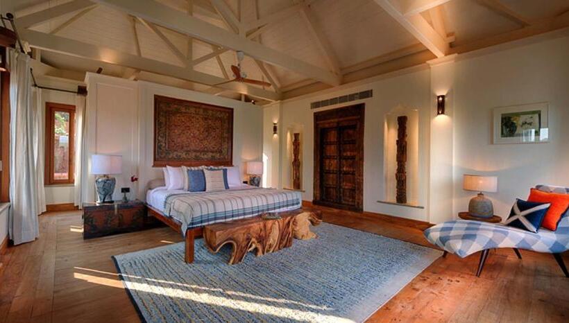 سوییت با چشمانداز دریا, Kahani Paradise