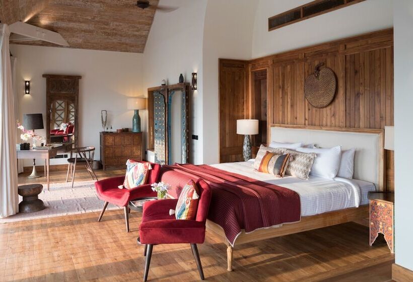 سوییت با چشمانداز دریا, Kahani Paradise