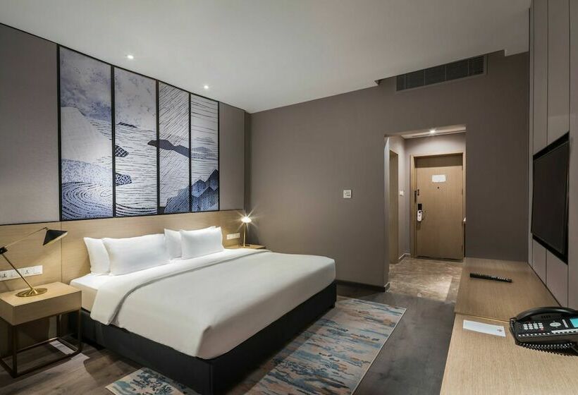 سوئیت 2 خوابه, Aber Unayzah