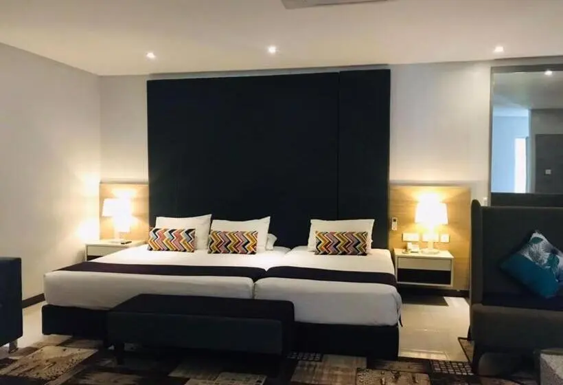 Deluxe Suite King Bed, Villa Abadi Resort