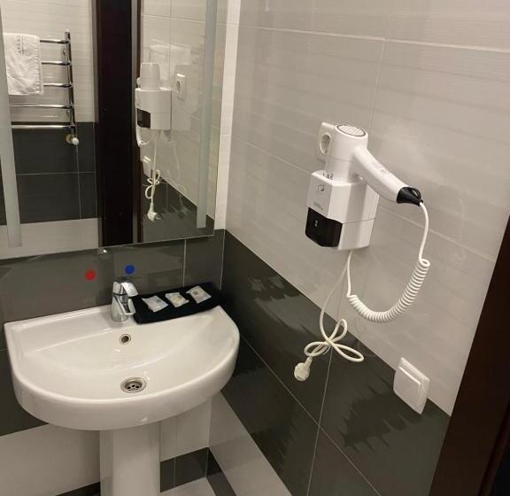 اتاق لوکس با تخت بزرگ, Grofa Apartments