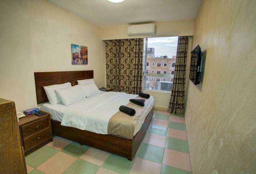 اتاق لوکس, Darak