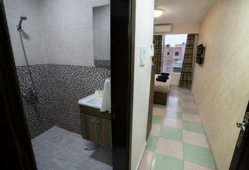 اتاق لوکس, Darak