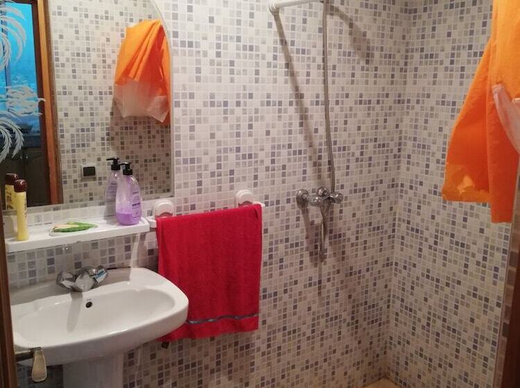 اتاق عادی, Ab House