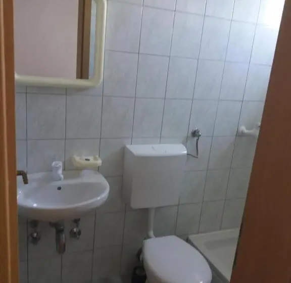 اتاق استاندارد یک نفره, Guest House Janja Ostojic