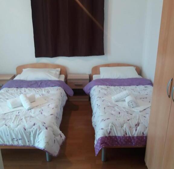 اتاق استاندارد سه نفره, Guest House Janja Ostojic