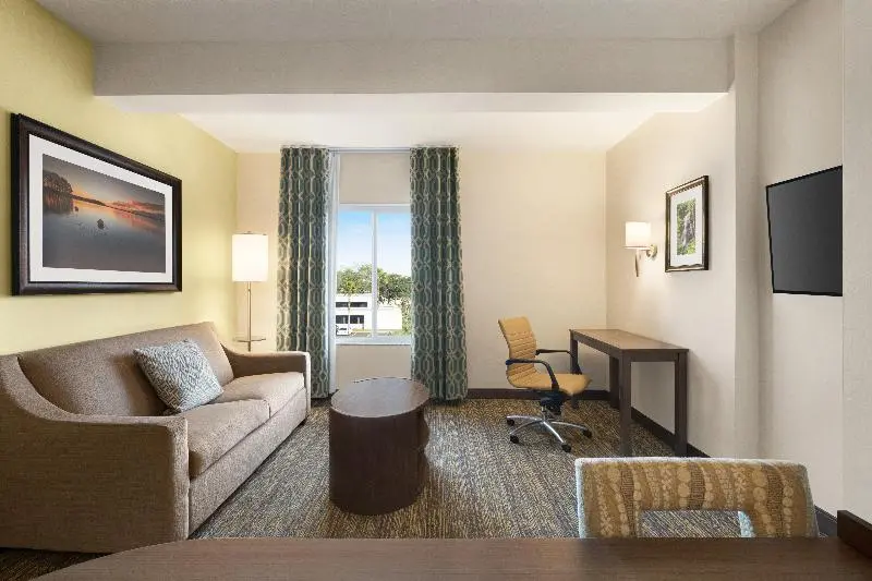 キングサイズベッドのスイートルーム, Candlewood Suites   Safety Harbor, An Ihg