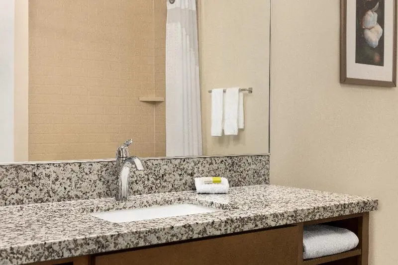 キングサイズベッドのスイートルーム, Candlewood Suites   Safety Harbor, An Ihg