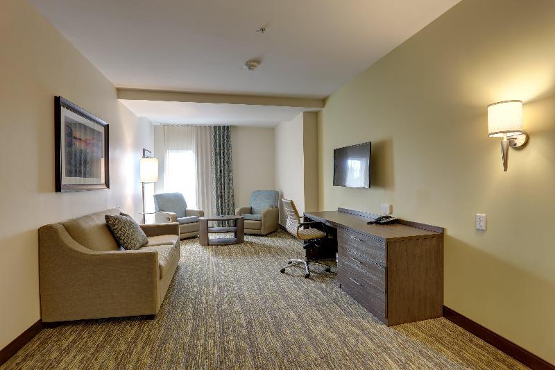 带大床的套房, Candlewood Suites   Safety Harbor, An Ihg