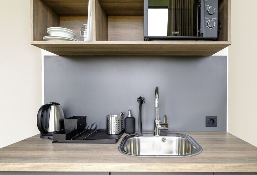 Апартаменты премиум класса с 1 спальней и видом на море, Go Hotel City