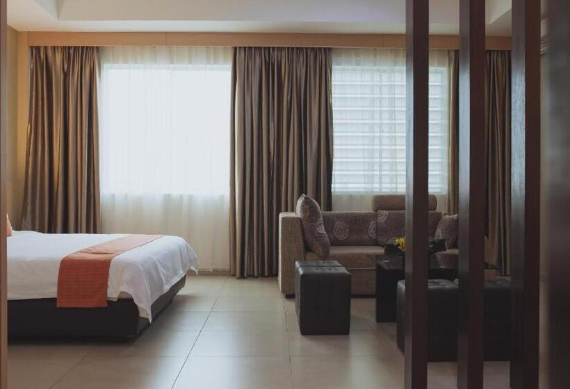 سوییت, Paragon Lutong