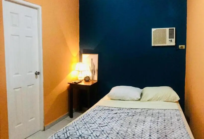 اتاق اکونومی یک تخته, Black Lion Inn
