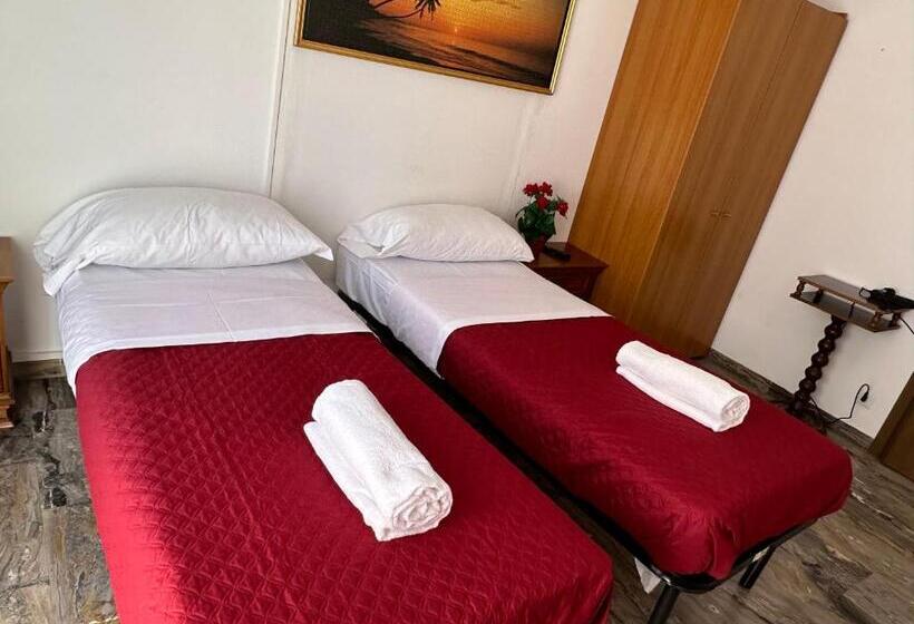 Quarto Estandar Banheiro Compartilhado, Venice Star House
