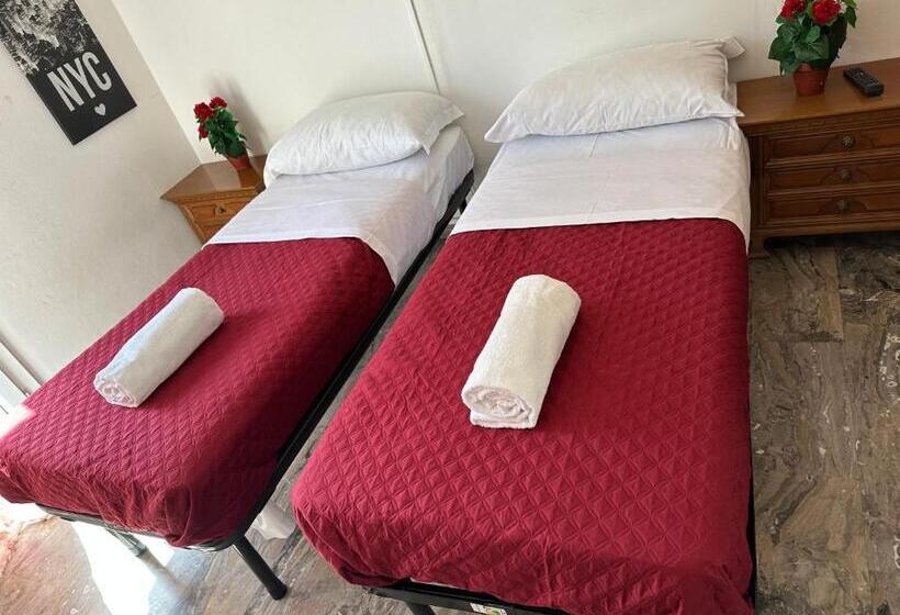 Quarto Estandar Banheiro Compartilhado, Venice Star House