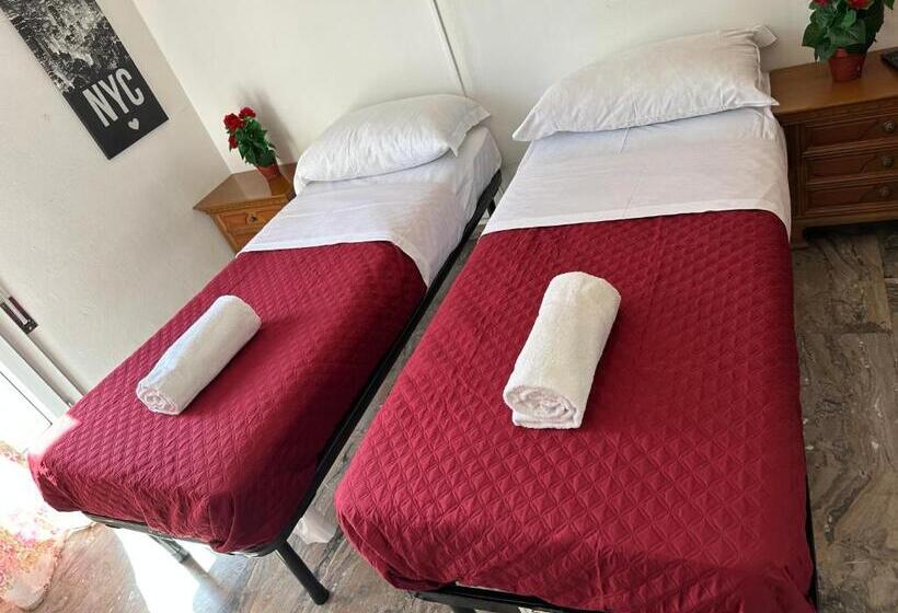 Quarto Estandar Banheiro Compartilhado, Venice Star House