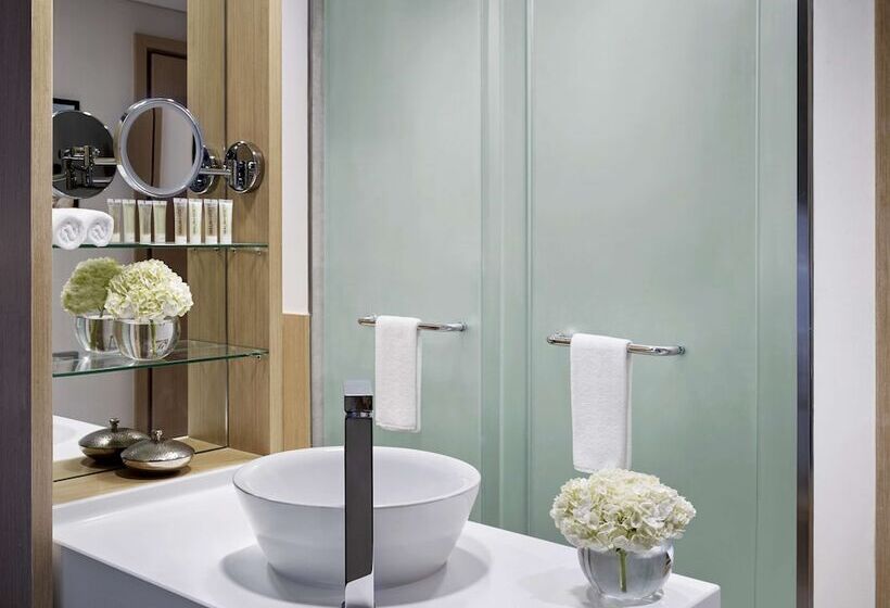 Номер Executive, Avani Ibn Battuta Dubai