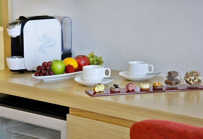 Номер Executive, Avani Ibn Battuta Dubai