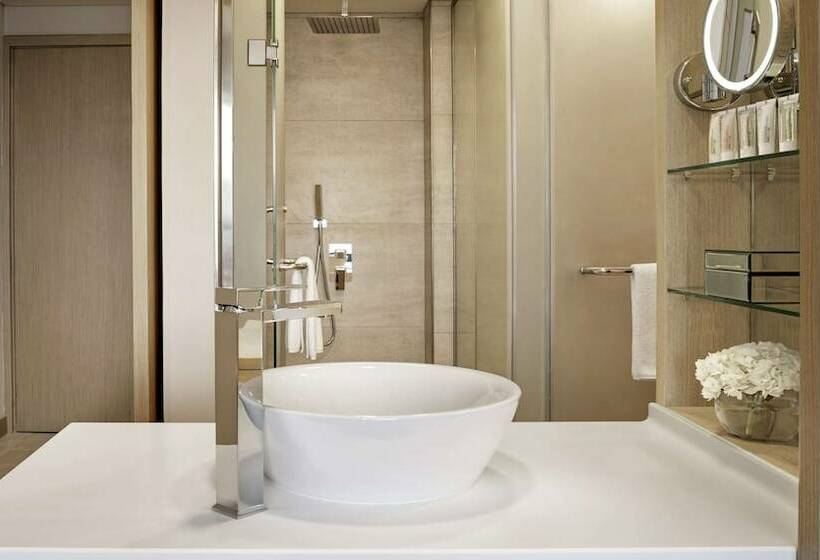 Номер Executive, Avani Ibn Battuta Dubai