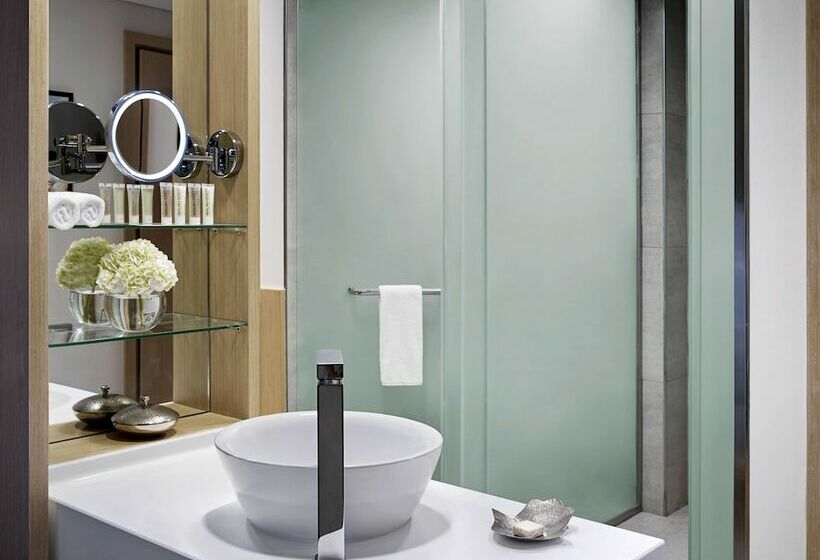 Номер Executive, Avani Ibn Battuta Dubai