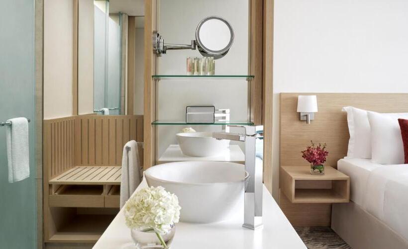 Номер Superior, Avani Ibn Battuta Dubai