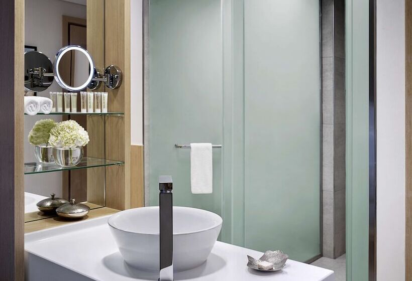 Номер Executive, Avani Ibn Battuta Dubai