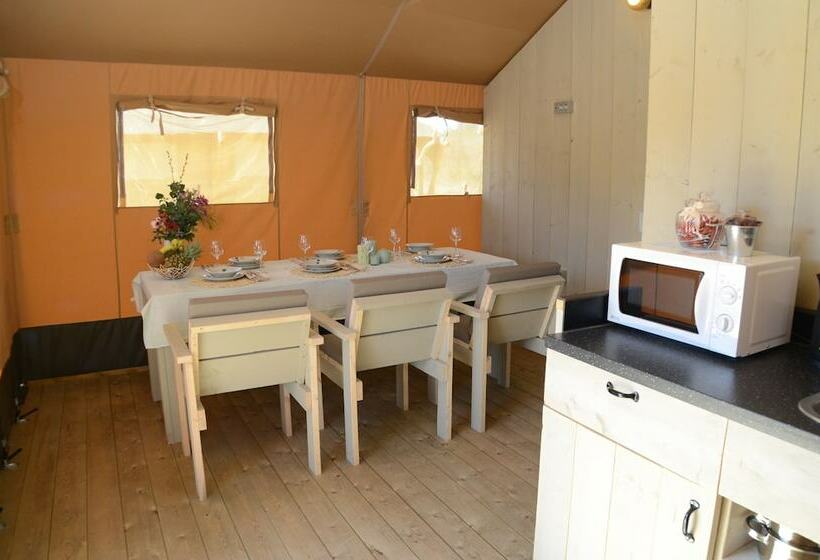 چادر با خدمات رفاهی استاندارد, Grande Glamping
