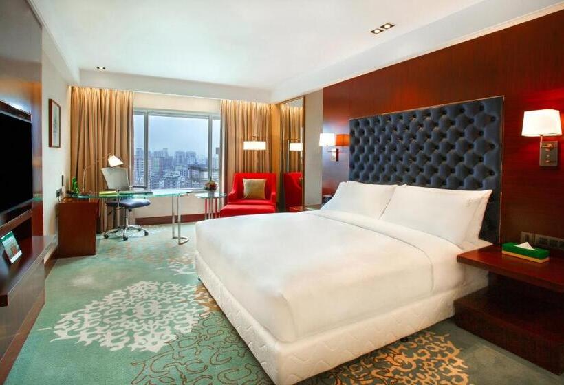 اتاق استاندارد با تخت بزرگ برای معلولان, Holiday Inn Dhaka City Centre By Ihg