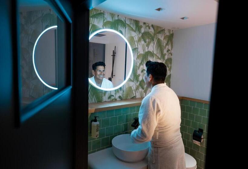 اتاق استاندارد, Koncept Hotel International