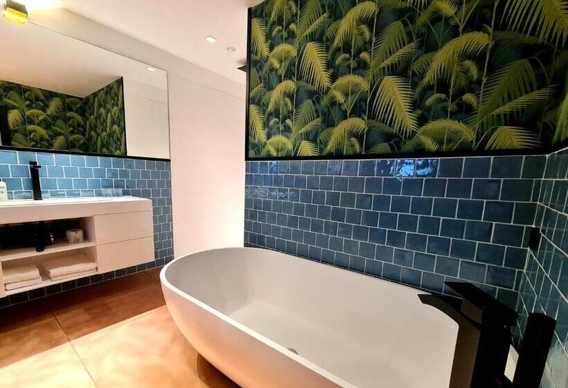 اتاق لوکس, Koncept Hotel International