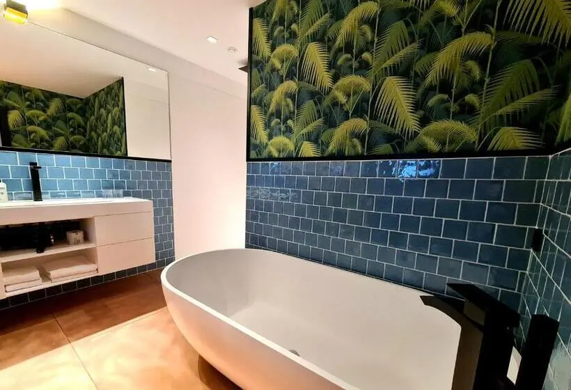 اتاق لوکس, Koncept Hotel International
