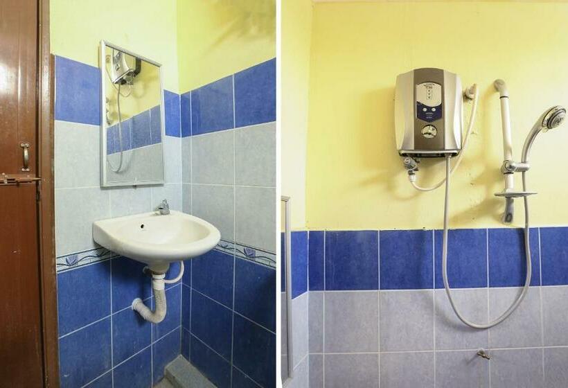 اتاق خانوادگی, Spot On 89857 Azra Inn Rumah Tumpangan