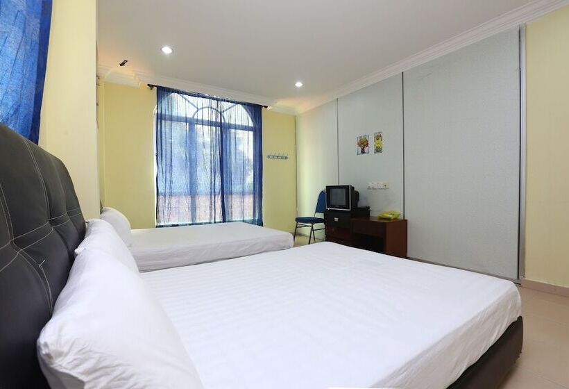 اتاق خانوادگی, Spot On 89857 Azra Inn Rumah Tumpangan