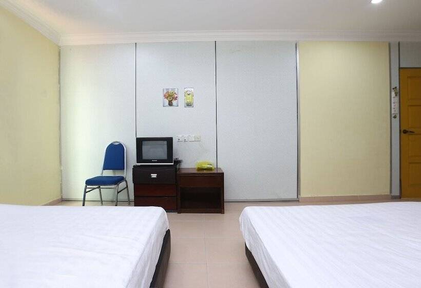 اتاق خانوادگی, Spot On 89857 Azra Inn Rumah Tumpangan