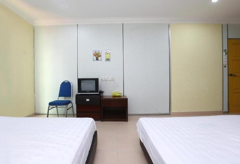 اتاق خانوادگی, Spot On 89857 Azra Inn Rumah Tumpangan