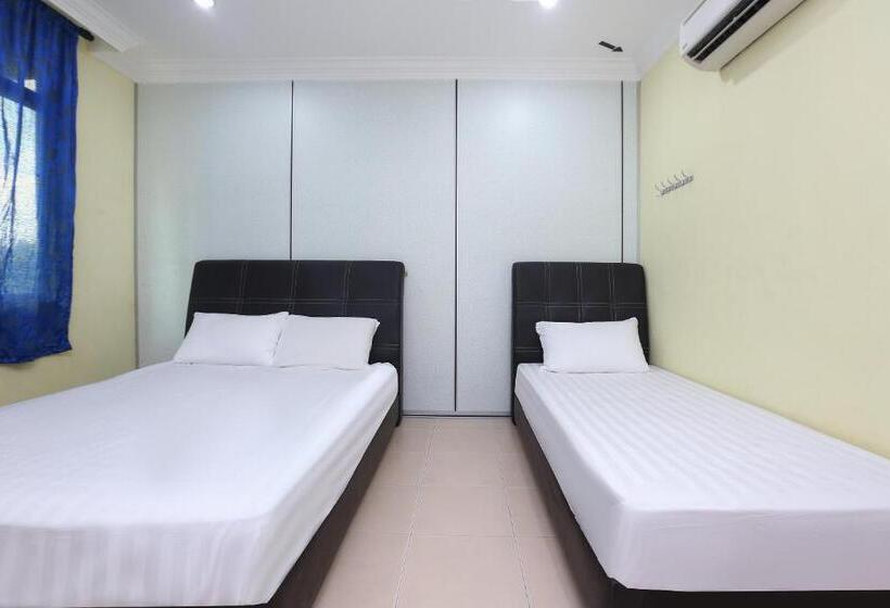 اتاق استاندارد سه نفره, Spot On 89857 Azra Inn Rumah Tumpangan