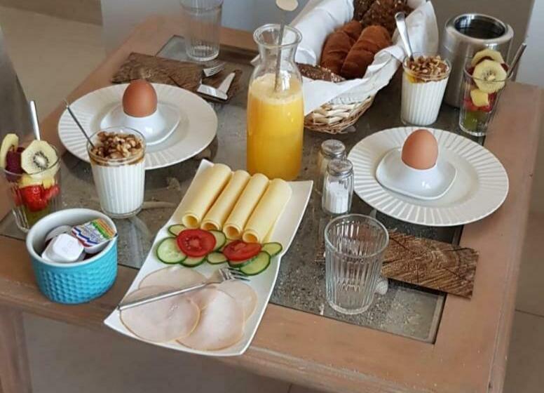 キングサイズベッドのデラックススイート, Zen B&b