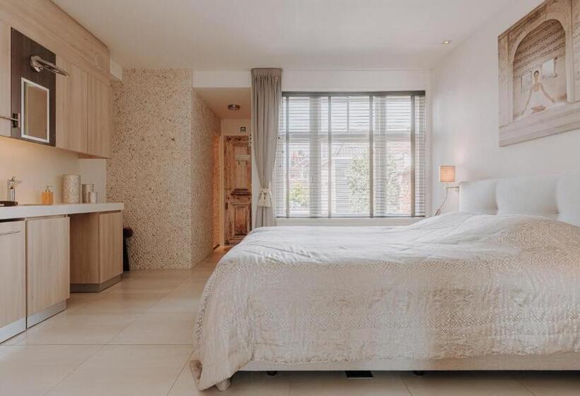 キングサイズベッドのデラックススイート, Zen B&b