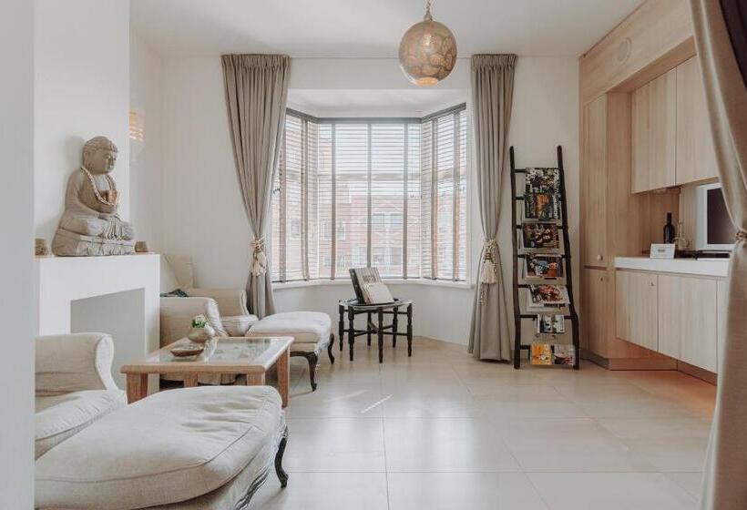 キングサイズベッドのデラックススイート, Zen B&b