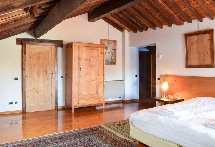 Chambre Triple Standard, Palazzo Raspanti